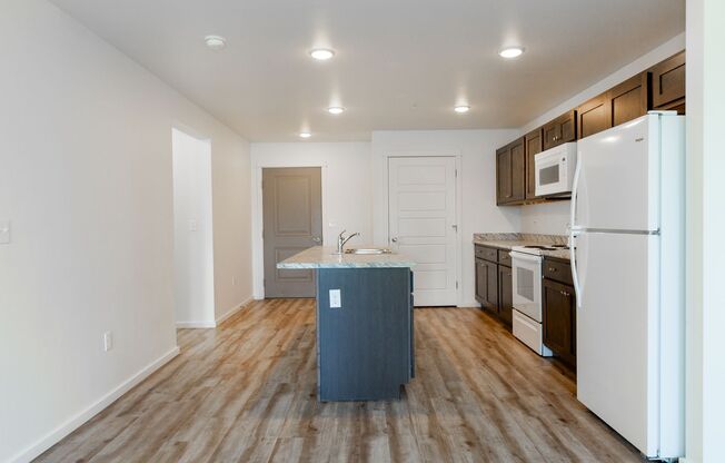 2 beds, 2 baths, 952 sqft, $1,695, Unit 96-301