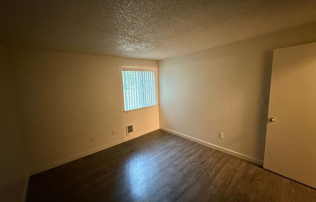 2 beds, 1 bath, 825 sqft, $1,245, Unit 233