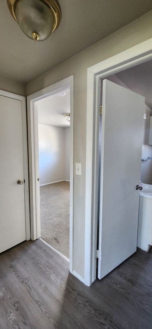 2 beds, 1 bath, 800 sqft, $995, Unit #20