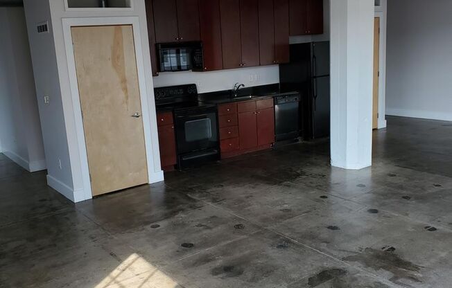1 bed, 2 baths, 1,167 sqft, $1,250, Unit 112-301