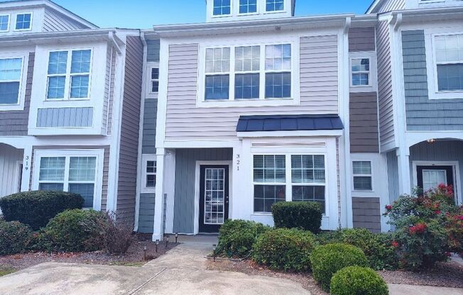 Charming Townhome located in the Settlers Landing Community in Concord NC!
