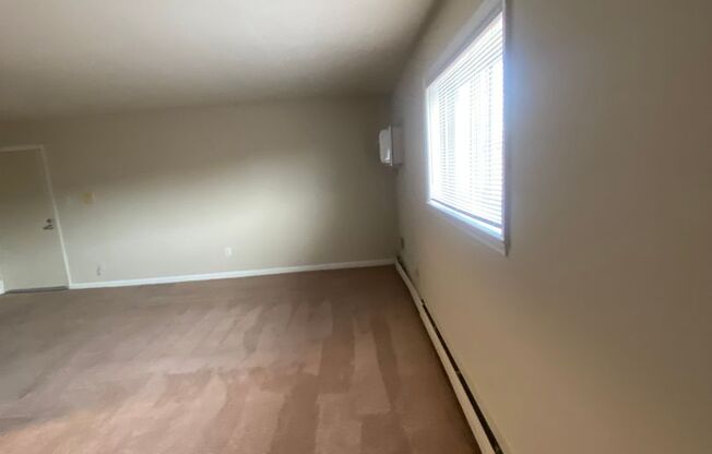 1 bed, 1 bath, 625 sqft, $1,220, Unit G10