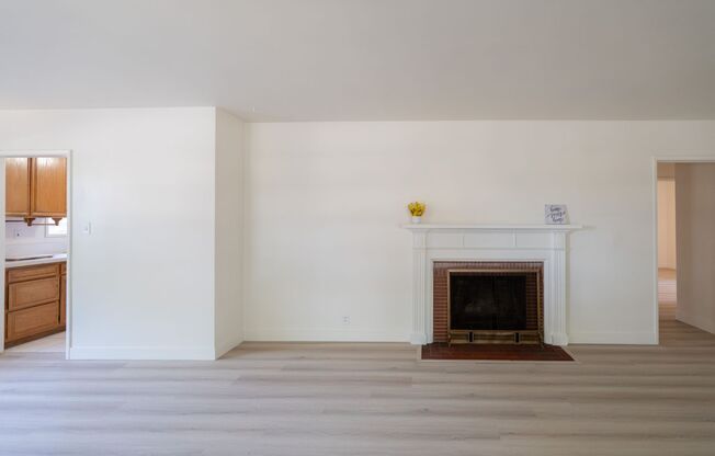 Beautiful 3 Bedroom/ 2 Bath Home $3,595/ Mo.