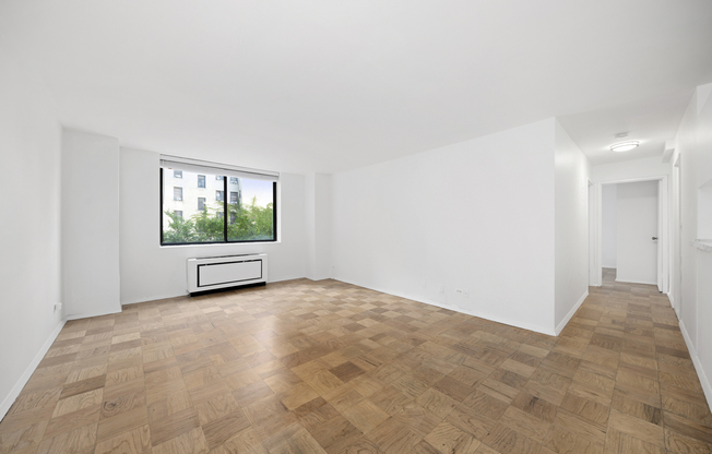 3 beds, 2 baths, $10,900, Unit 6P