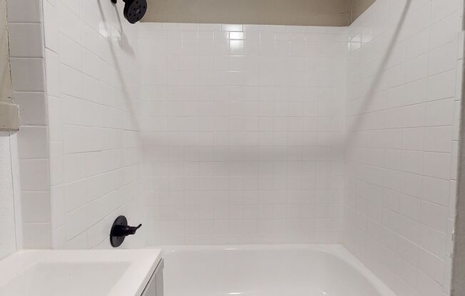 Studio, 1 bath, 290 sqft, $999, Unit 14