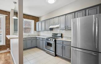 3 beds, 1 bath, $2,700, Unit 2