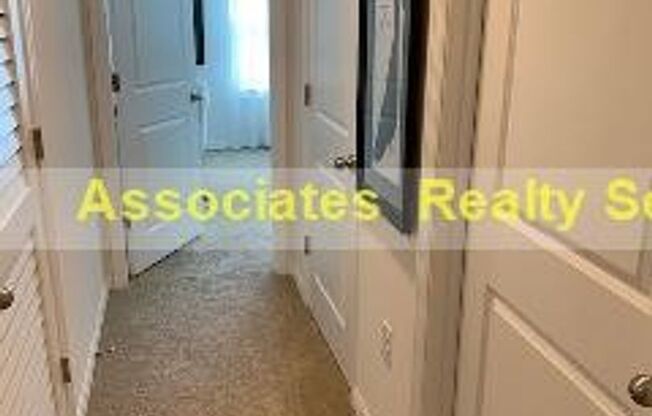 SUBLEASE AVAILABLE!!! 5 bedroom home in Chesnut Village!