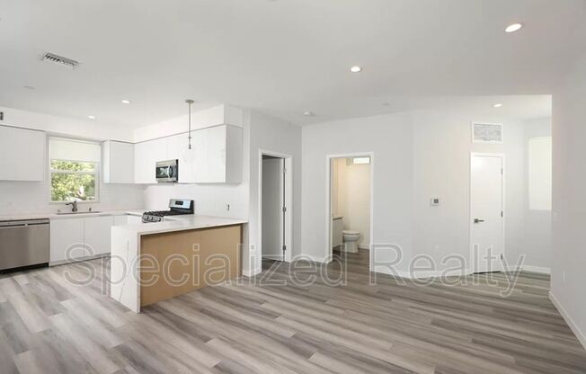 1406 Eagle Vista Drive