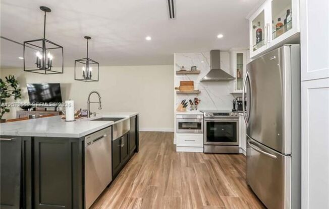 16509 Fox Den Ct # 16509, Miami Lakes, FL 33014