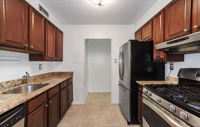 2 beds, 1 bath, $2,699