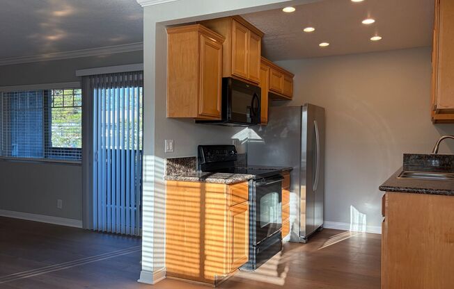 2 beds, 2 baths, 980 sqft, $3,055, Unit 837-09