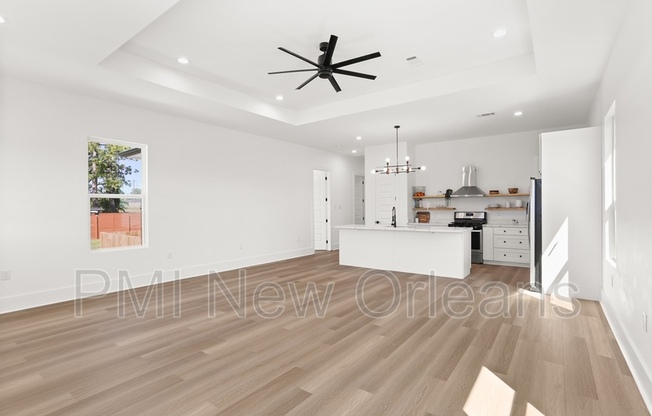 5125 PAULINE DR