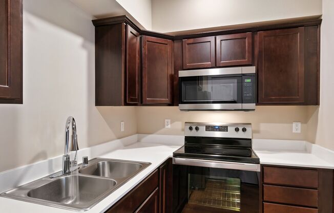 Studio, 1 bath, 466 sqft, $1,575, Unit C-211