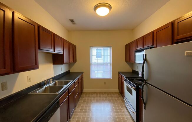 1 bed, 1 bath, 775 sqft, $900, Unit Apt. A