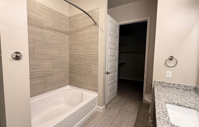 1 bed, 1 bath, 946 sqft, $2,316, Unit 222