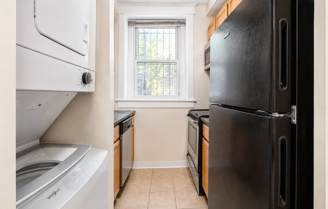 1 bed, 1 bath, $2,500, Unit 103