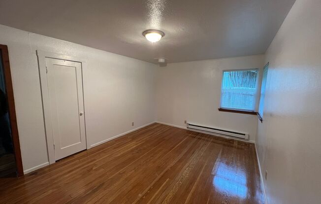 2 Bedroom/ 1 Bath Unit in Mapleton, OR- Available NOW!!