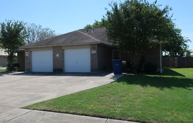 2/2 Duplex on Misty Acres / Covered Back Patio / Fenced in Yard / CISD *2 Weeks Free Rent*
