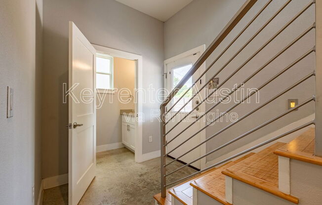 1003 VALDEZ ST