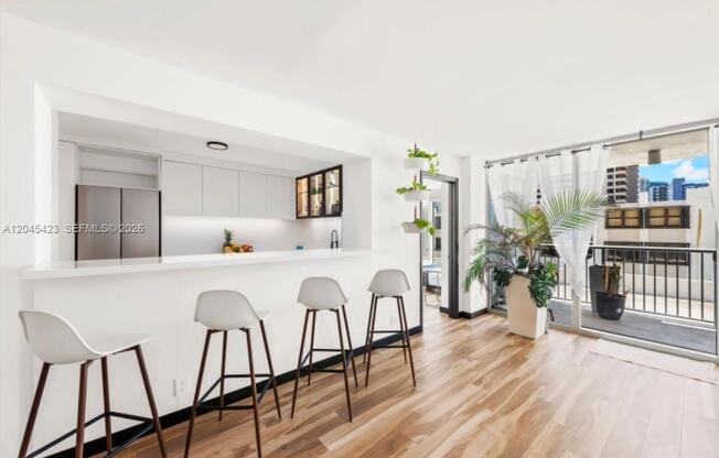 2655 Collins Ave