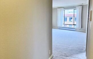 1 bed, 1 bath, $2,795, Unit 105