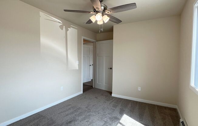 3 beds, 2 baths, 1,092 sqft, $1,490, Unit SH 1220-107