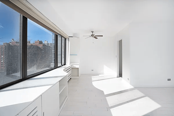 Studio, 1 bath, 579 sqft, $3,500, Unit 8U