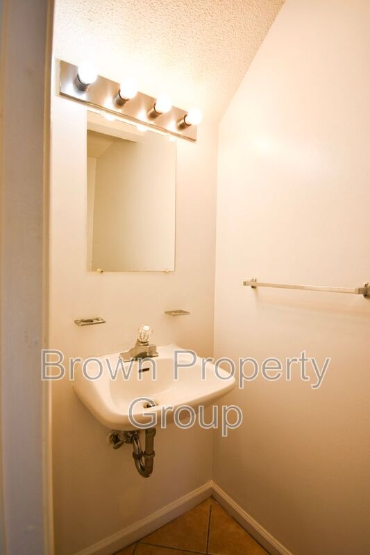 2105 GRAND PRIX DR