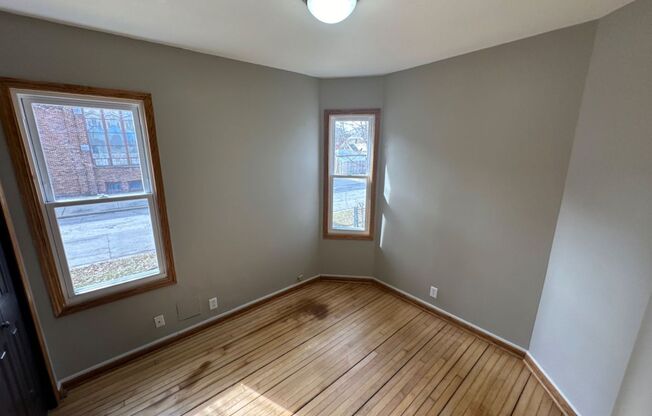 3 beds, 1 bath, $1,395