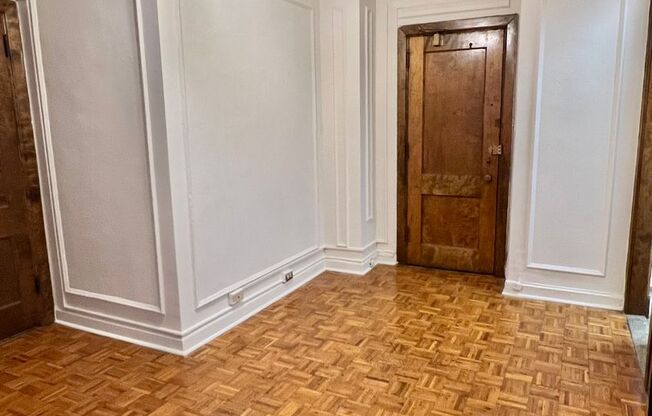 Studio, 1 bath, 300 sqft, $1,335, Unit 530-215