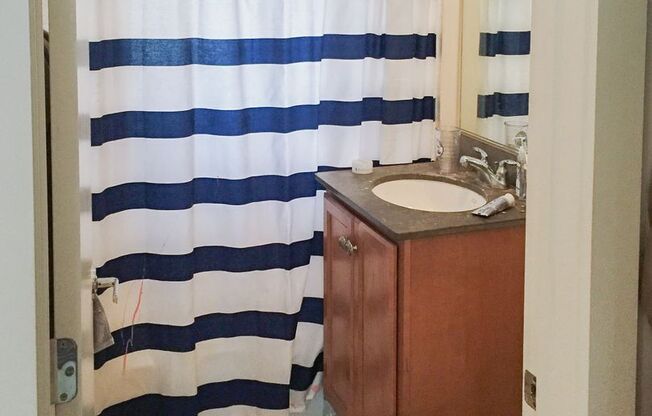 2 beds, 1 bath, 728 sqft, $2,695, Unit 3451-2