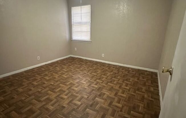 2 beds, 1 bath, 902 sqft, $1,415, Unit 76