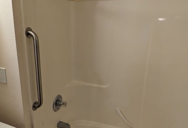 1 bed, 1 bath, 650 sqft, $1,325, Unit 05