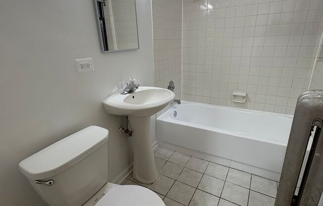 2 beds, 1 bath, 670 sqft, $1,200, Unit CA 133-2W