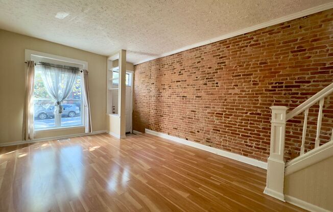 Bright and Airy 2 Bedroom Townhome in Patterson Park!