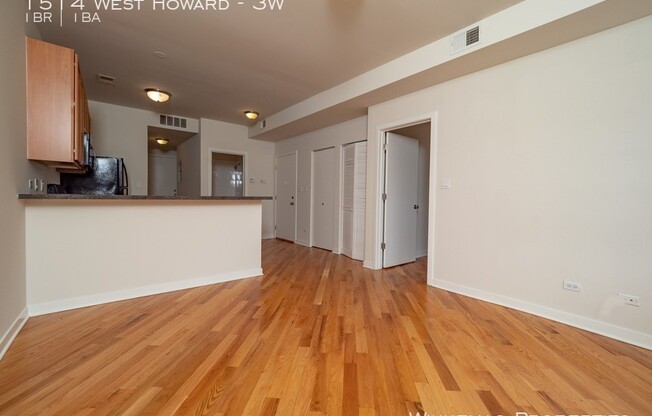 1514 W HOWARD