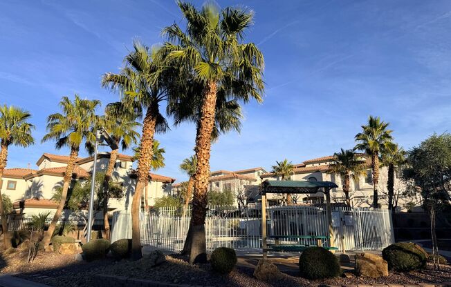 2 Bed +Loft Amazing Townhome