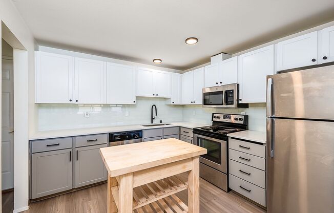 1 bed, 1 bath, 648 sqft, $1,700, Unit 1-308