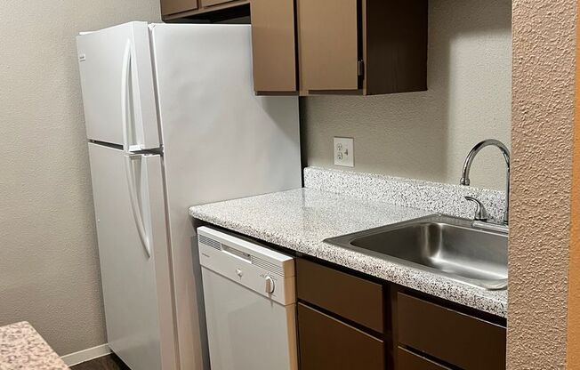 1 bed, 1 bath, 703 sqft, $875, Unit 2104