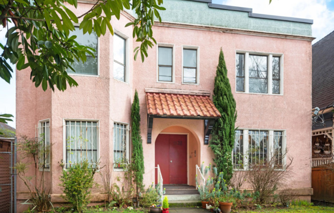 Rosada Apartments