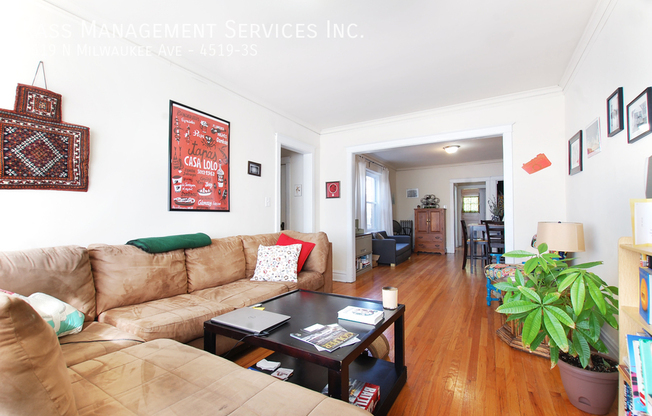 4519 N MILWAUKEE AVE