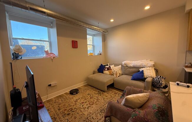 1 bed, 1 bath, 693 sqft, $1,999, Unit 102