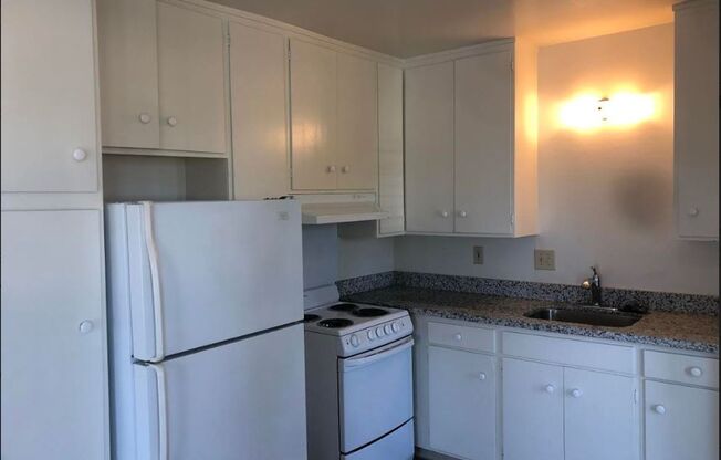 1 bed, 1 bath, $1,975, Unit 111