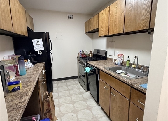 1 bed, 1 bath, 880 sqft, $2,950, Unit 424