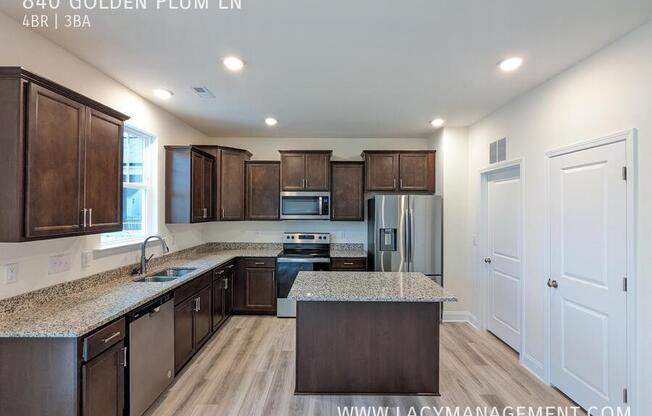 840 GOLDEN PLUM LN