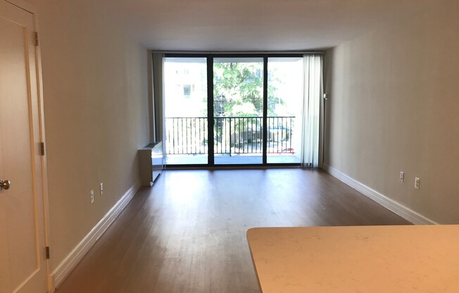 Studio, 1 bath, 440 sqft, $2,432, Unit 0332