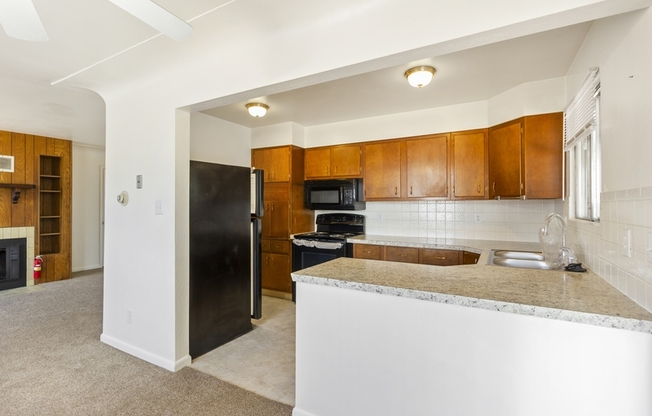 2408 W 11 ST