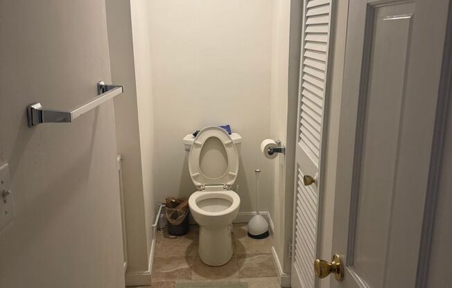 2 beds, 1 bath, $3,640, Unit 20