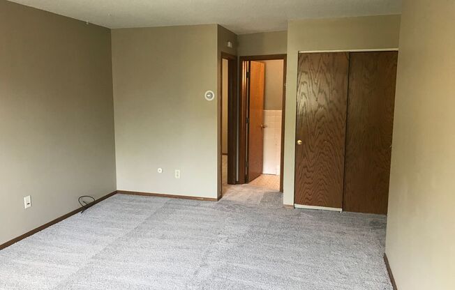 1 bed, 1 bath, 650 sqft, $1,075, Unit Unit 4