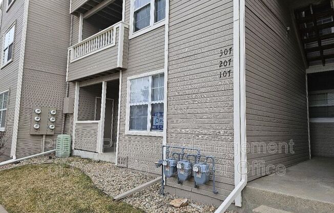 5706 W ASBURY PL